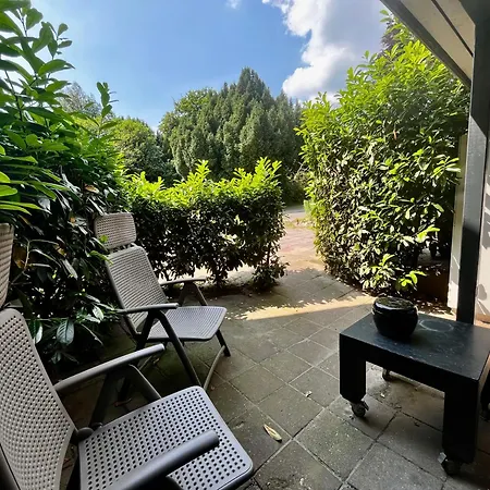 Op De Begane Grond Met Terrasje