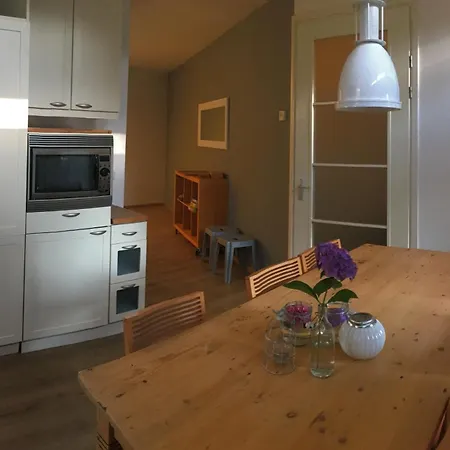 Apartment Op De Begane Grond Met Terrasje